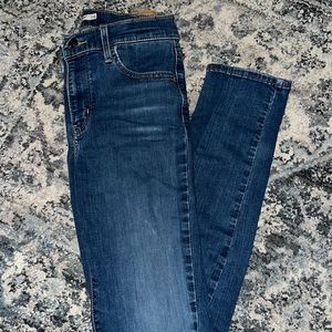 Women’s Levi jeans